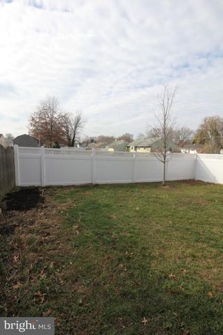 300 CRESSMONT AVE, Blackwood, NJ 08012