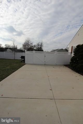 300 CRESSMONT AVE, Blackwood, NJ 08012