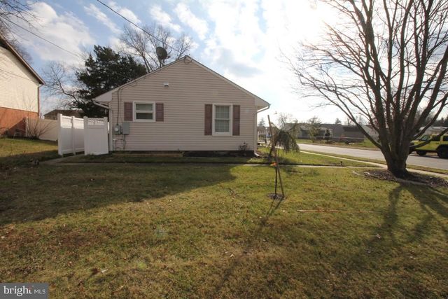 300 CRESSMONT AVE, Blackwood, NJ 08012