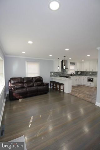 300 CRESSMONT AVE, Blackwood, NJ 08012