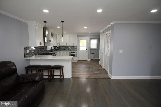 300 CRESSMONT AVE, Blackwood, NJ 08012