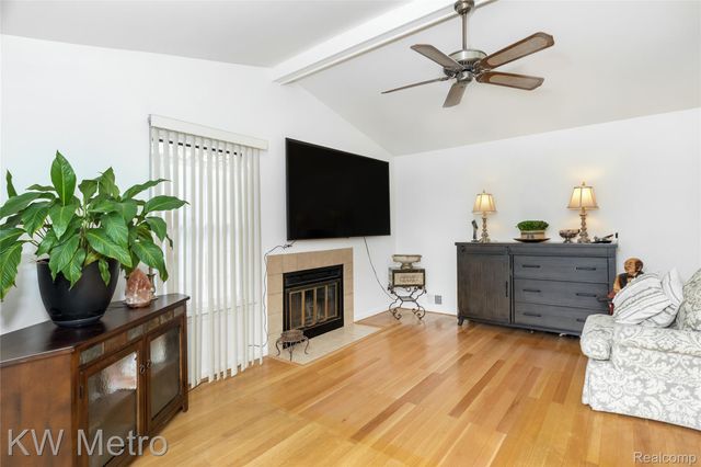 6613 Hearthstone Court 83, West Bloomfield Charter Township, MI 48322