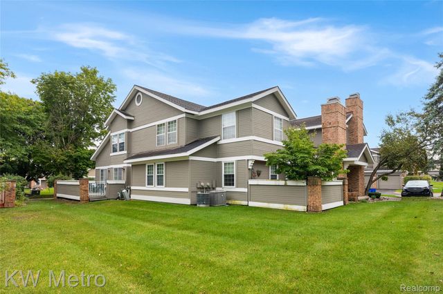 6613 Hearthstone Court 83, West Bloomfield Charter Township, MI 48322