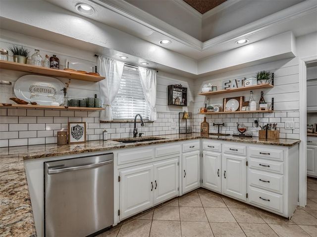 3104 N Briarwood Avenue, Bethany, OK 73008
