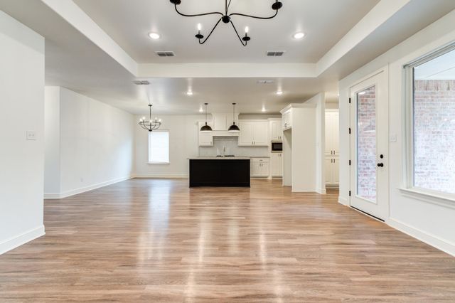 6902 55th Street, Lubbock, TX 79407