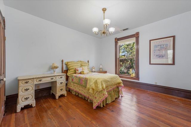 405 S Pine St, Nevada City, CA 95959
