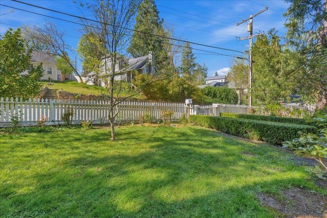 405 S Pine St, Nevada City, CA 95959