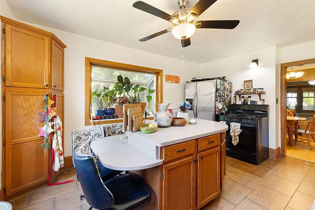 1020 E Manitoba STREET, Milwaukee, WI 53207