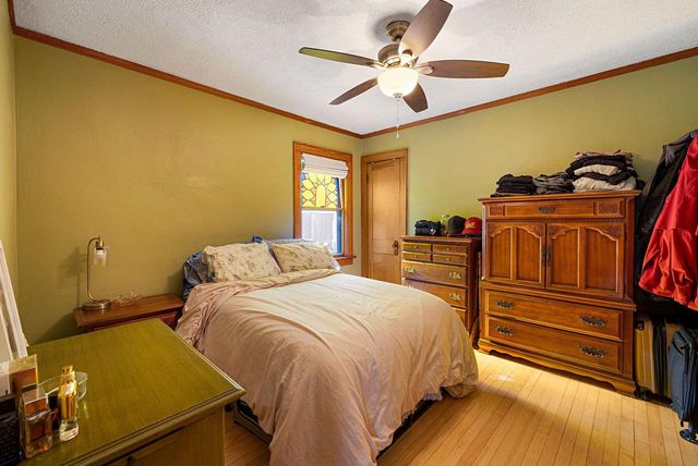 1020 E Manitoba STREET, Milwaukee, WI 53207
