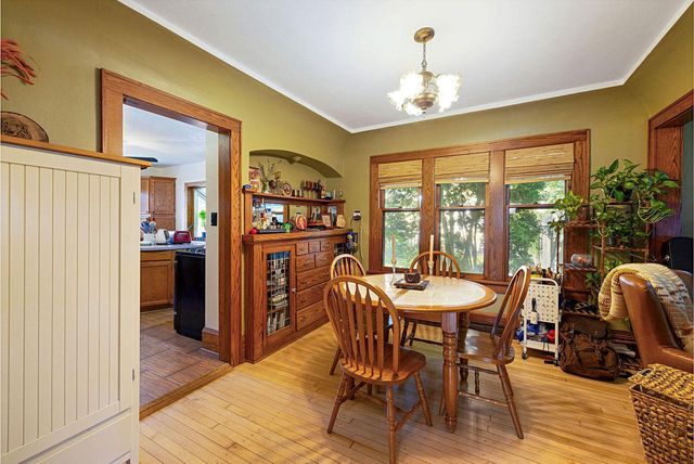 1020 E Manitoba STREET, Milwaukee, WI 53207