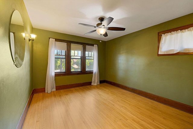 1020 E Manitoba STREET, Milwaukee, WI 53207