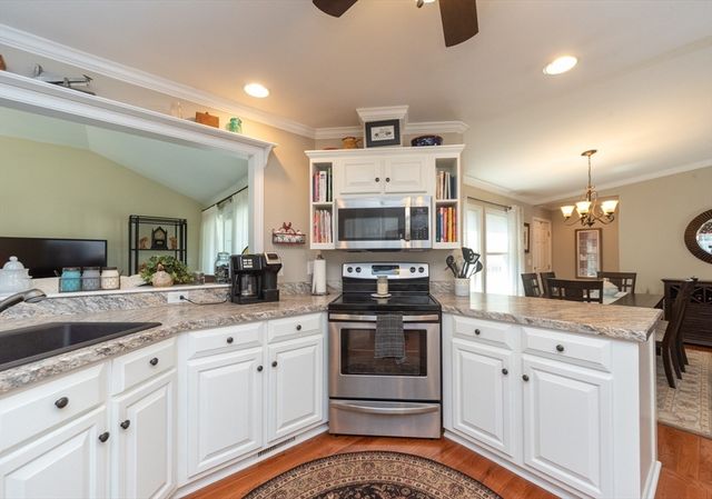 43 Fieldstone Circle, Bridgewater, MA 02324