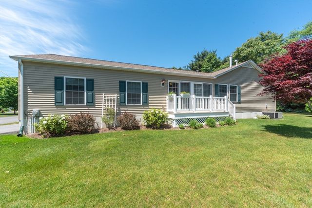 43 Fieldstone Circle, Bridgewater, MA 02324