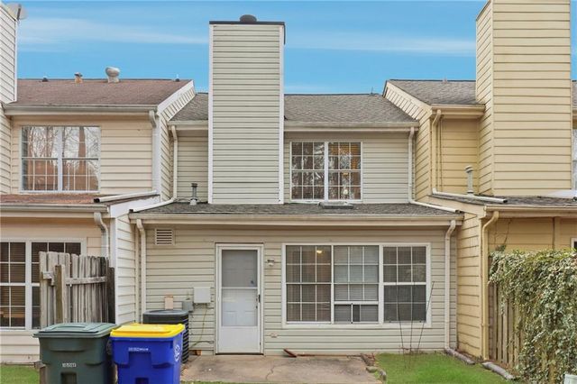 2090 Fairways NW Court, Kennesaw, GA 30144