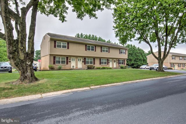2-10 MEADOW VIEW DR, Leola, PA 17540