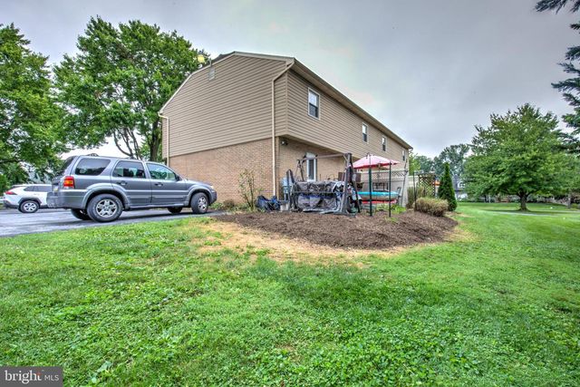 2-10 MEADOW VIEW DR, Leola, PA 17540
