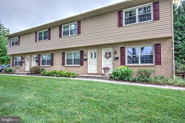 2-10 MEADOW VIEW DR, Leola, PA 17540