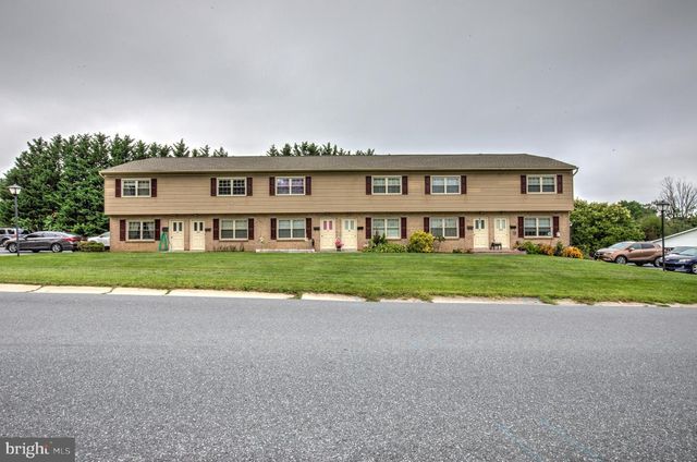 2-10 MEADOW VIEW DR, Leola, PA 17540