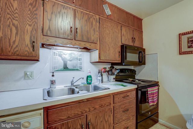 2-10 MEADOW VIEW DR, Leola, PA 17540