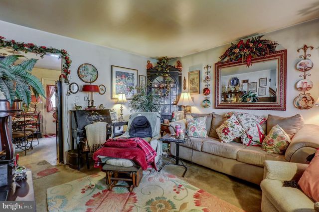 2-10 MEADOW VIEW DR, Leola, PA 17540