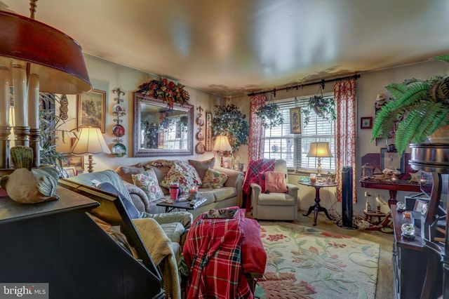 2-10 MEADOW VIEW DR, Leola, PA 17540