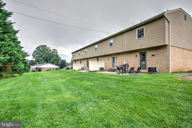 2-10 MEADOW VIEW DR, Leola, PA 17540