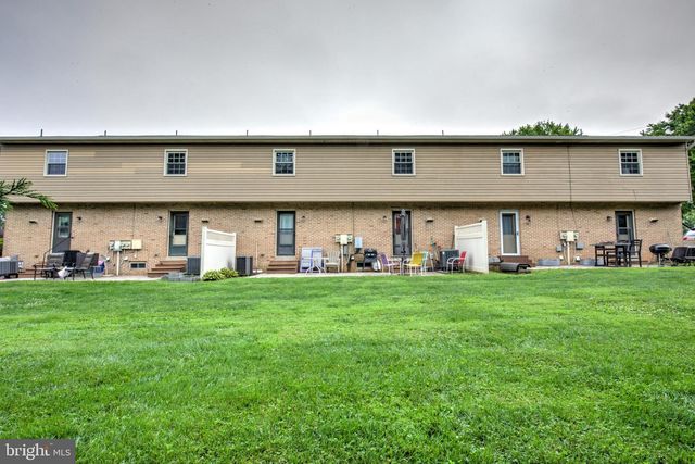 2-10 MEADOW VIEW DR, Leola, PA 17540