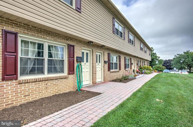 2-10 MEADOW VIEW DR, Leola, PA 17540