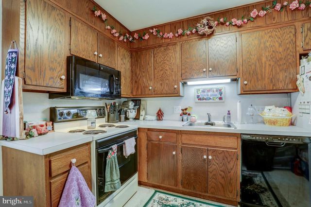 2-10 MEADOW VIEW DR, Leola, PA 17540