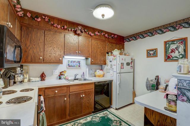 2-10 MEADOW VIEW DR, Leola, PA 17540