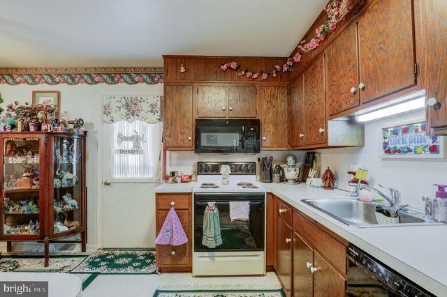 2-10 MEADOW VIEW DR, Leola, PA 17540
