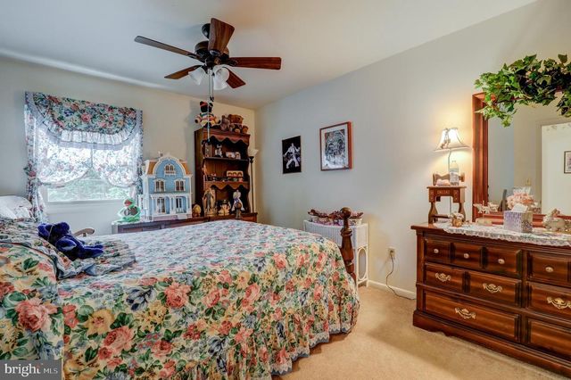 2-10 MEADOW VIEW DR, Leola, PA 17540