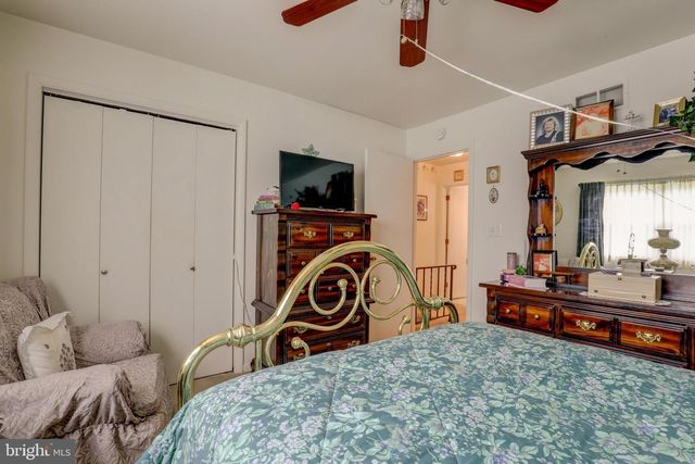 2-10 MEADOW VIEW DR, Leola, PA 17540