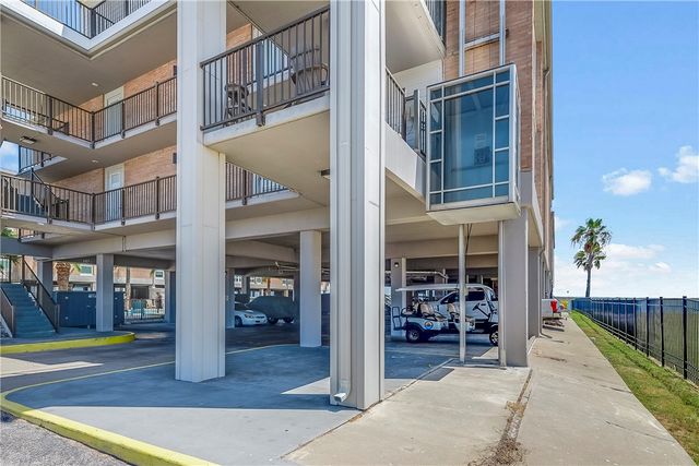 631 Channel View Dr 108, Port Aransas, TX 78373