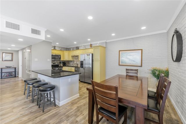 631 Channel View Dr 108, Port Aransas, TX 78373