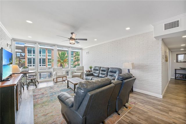 631 Channel View Dr 108, Port Aransas, TX 78373