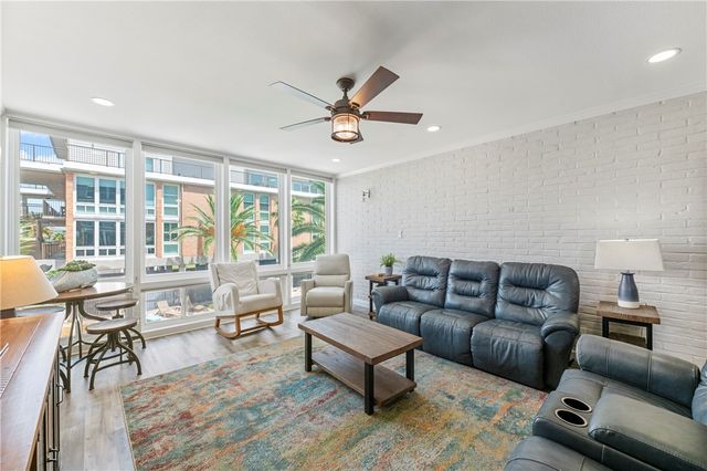 631 Channel View Dr 108, Port Aransas, TX 78373