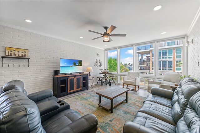 631 Channel View Dr 108, Port Aransas, TX 78373