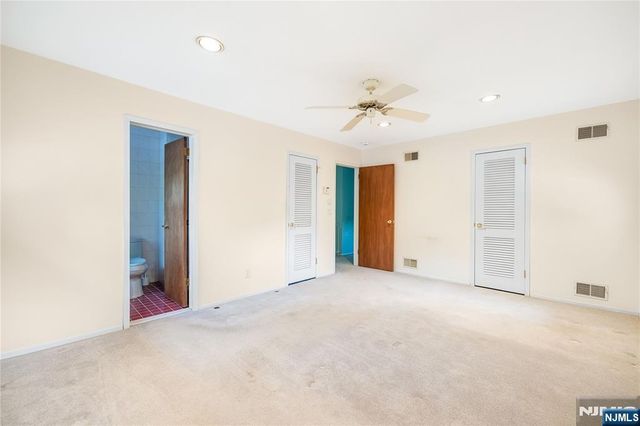 88 Ross Avenue, Emerson, NJ 07630