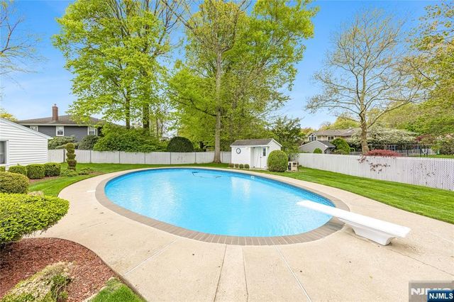 88 Ross Avenue, Emerson, NJ 07630