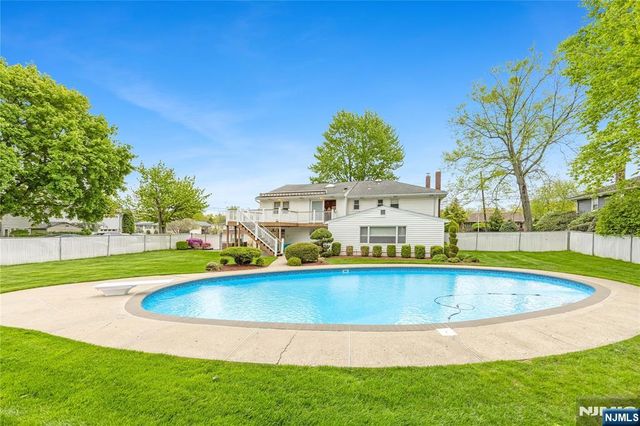 88 Ross Avenue, Emerson, NJ 07630