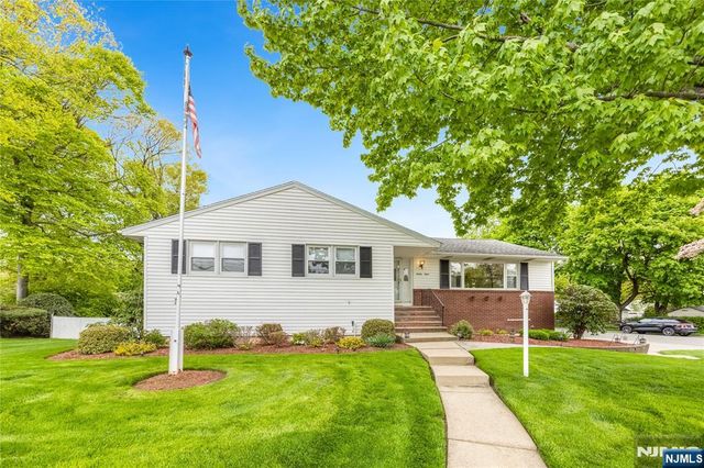 88 Ross Avenue, Emerson, NJ 07630