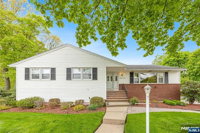 88 Ross Avenue, Emerson, NJ 07630