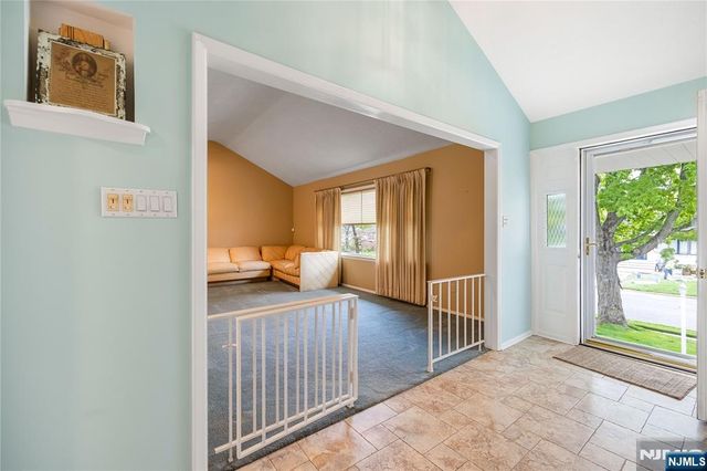 88 Ross Avenue, Emerson, NJ 07630