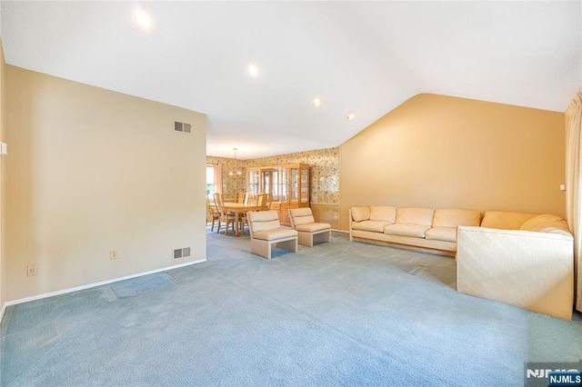 88 Ross Avenue, Emerson, NJ 07630