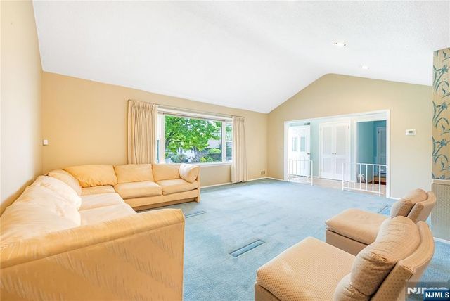 88 Ross Avenue, Emerson, NJ 07630