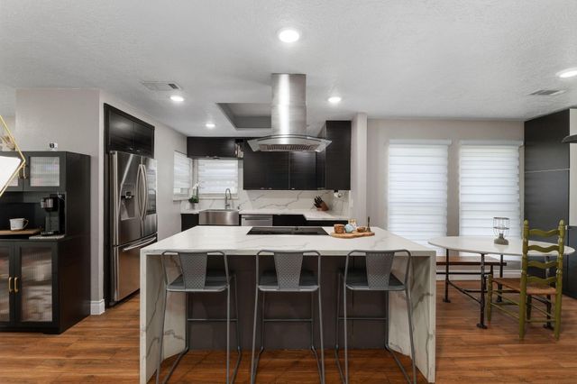 7615 Pine Hollow Drive, Humble, TX 77396