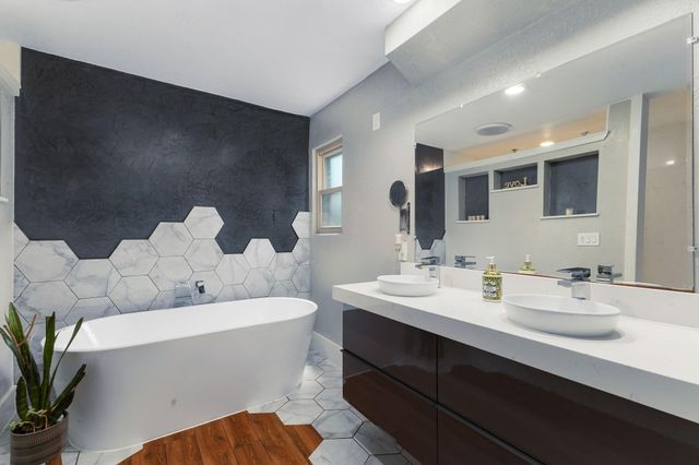 7615 Pine Hollow Drive, Humble, TX 77396