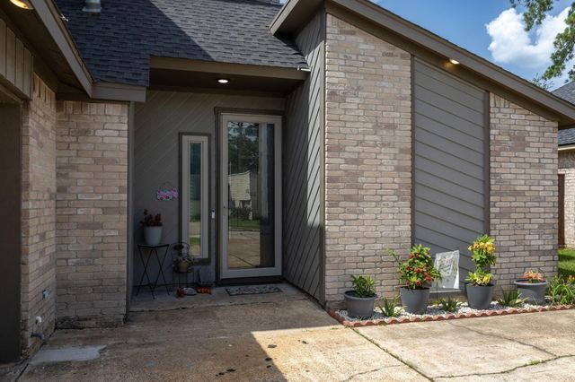 7615 Pine Hollow Drive, Humble, TX 77396