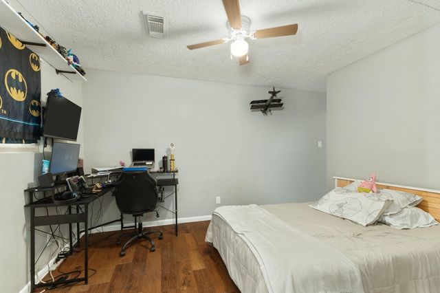 7615 Pine Hollow Drive, Humble, TX 77396